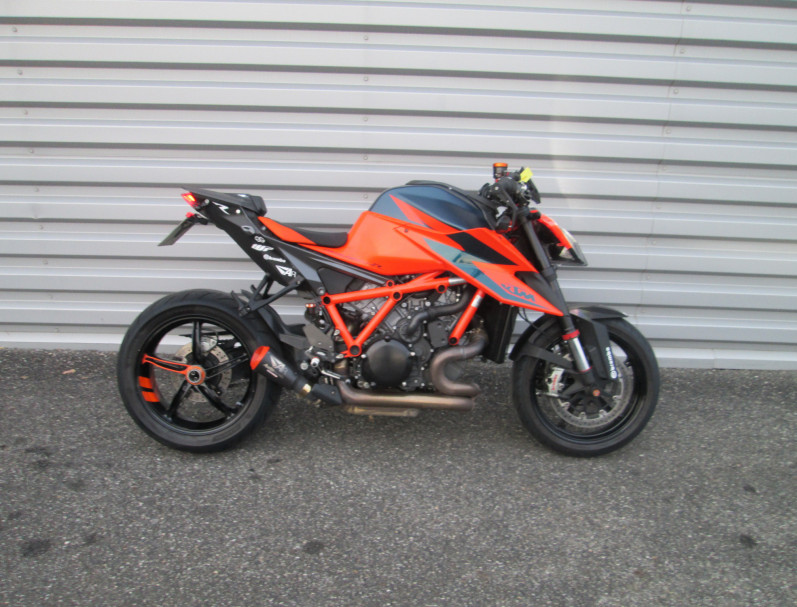 KTM 1290 SUPER DUKE R