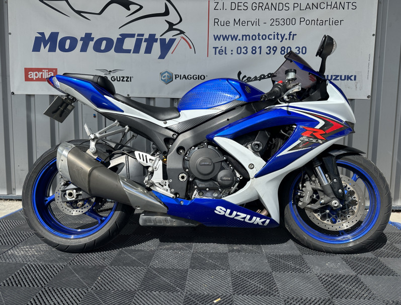 SUZUKI GSX-R 750