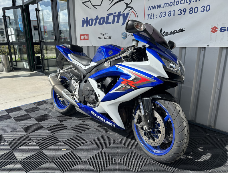 SUZUKI GSX-R 750