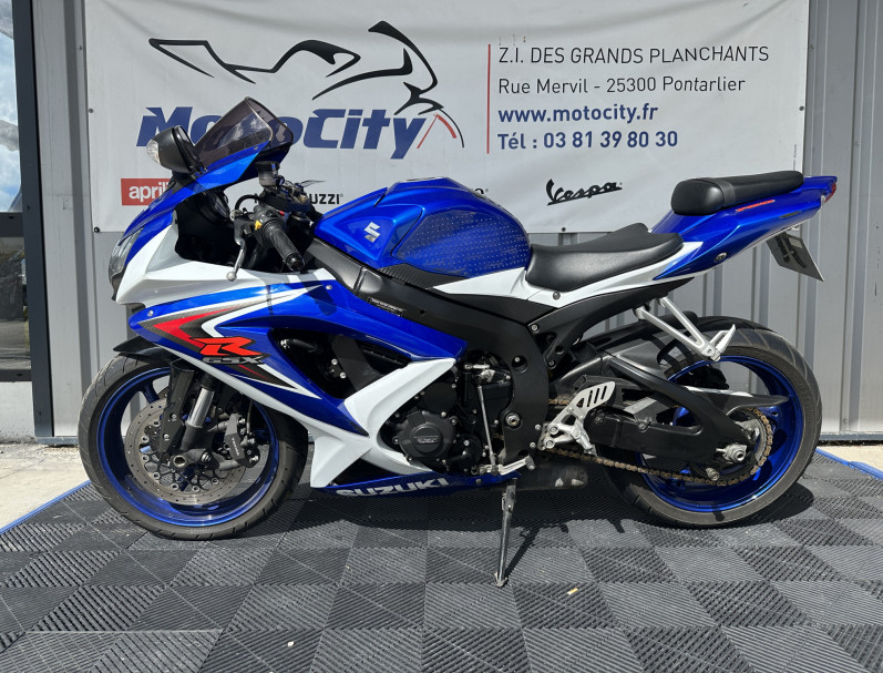 SUZUKI GSX-R 750