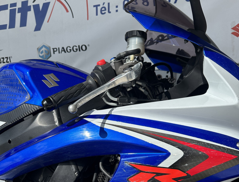 SUZUKI GSX-R 750