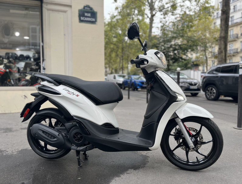 PIAGGIO LIBERTY S 125 Iget BLANC - 1ER MAIN