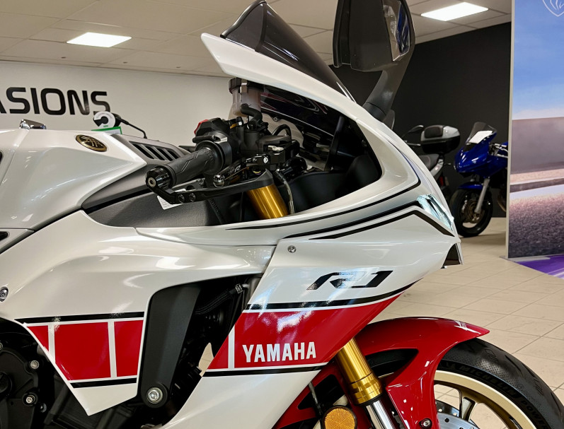 YAMAHA YZF 1000 R1 60TH