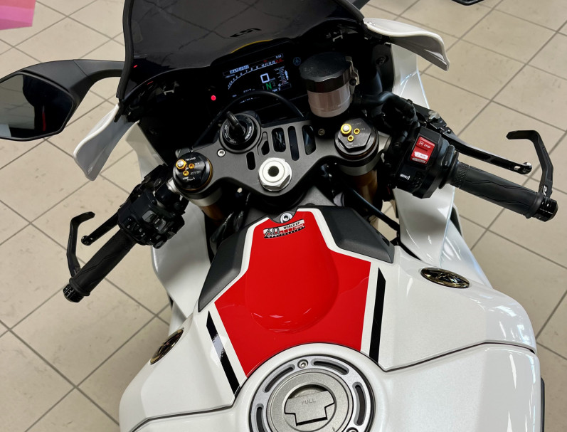 YAMAHA YZF 1000 R1 60TH