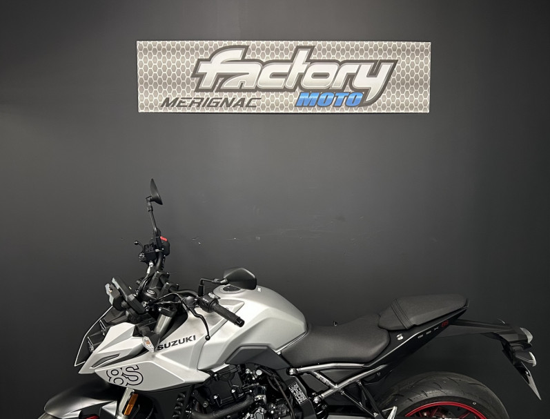SUZUKI GSX-8S A2