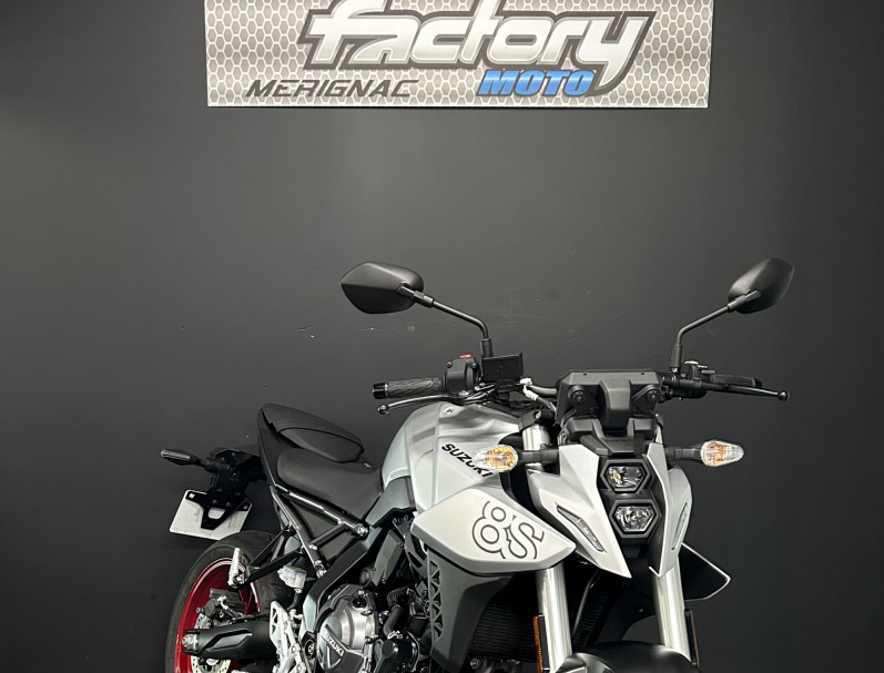 SUZUKI GSX-8S A2