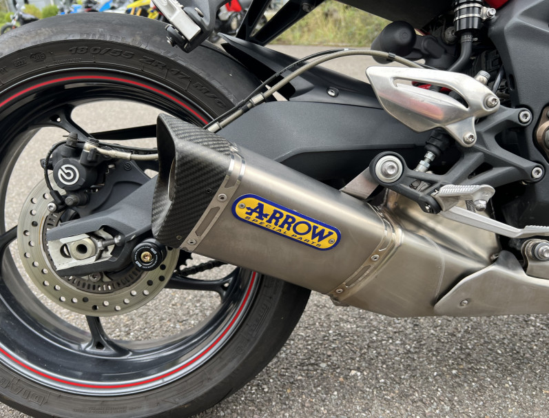 TRIUMPH STREET TRIPLE 675 R