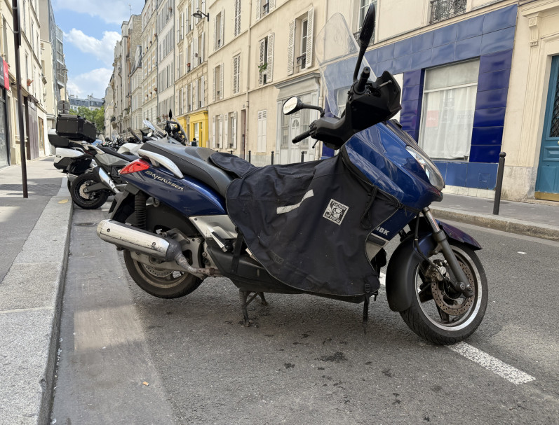 MBK SKYCRUISER 125 CC BLEU BRILLANT VENDU DANS L