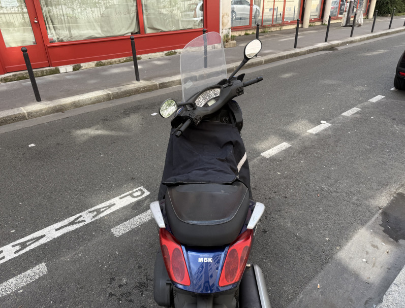 MBK SKYCRUISER 125 CC BLEU BRILLANT VENDU DANS L