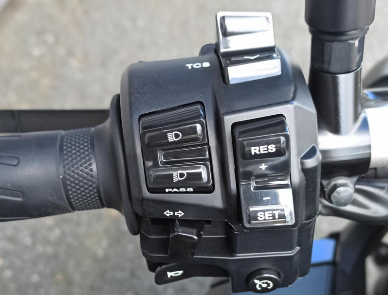 YAMAHA MT-10