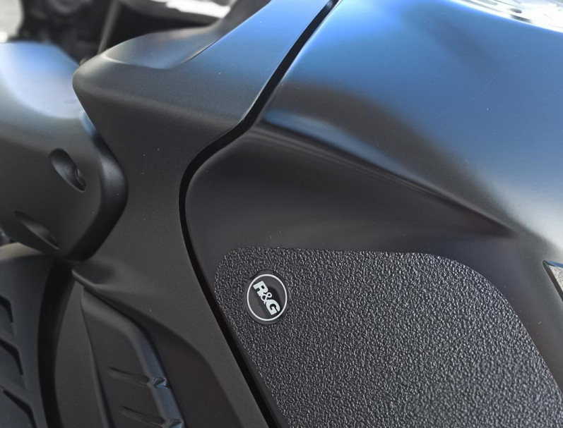 YAMAHA MT-10