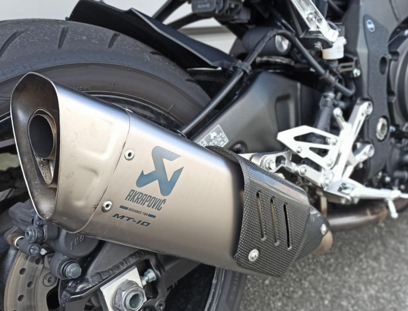 YAMAHA MT-10