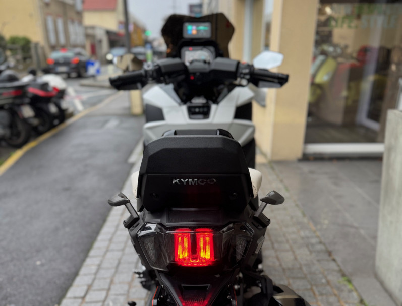 KYMCO CV3 550