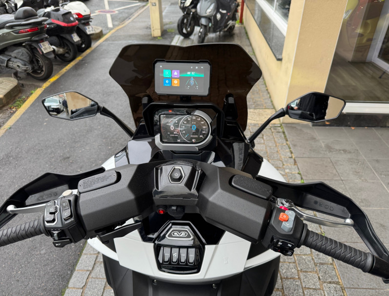 KYMCO CV3 550