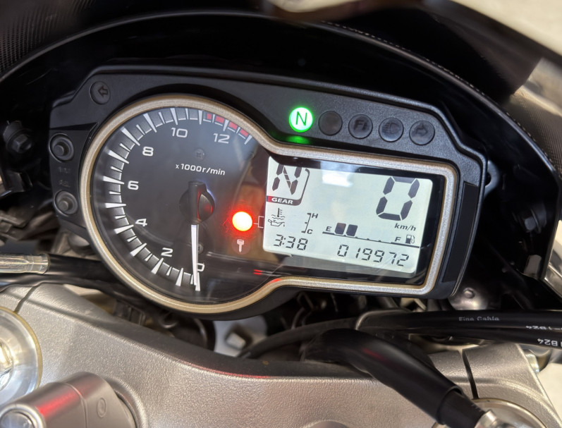 SUZUKI GSR 750 1ére MAIN 19000kms