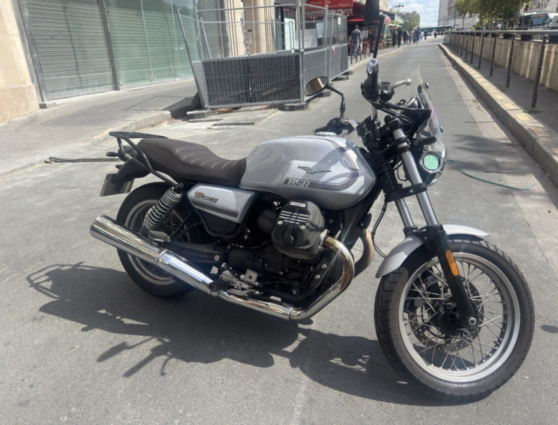 MOTO GUZZI V7 SPECIAL