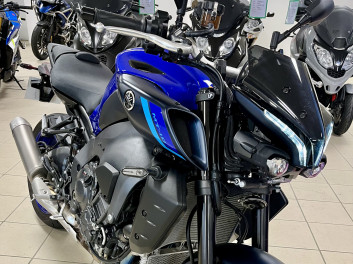 YAMAHA MT-10