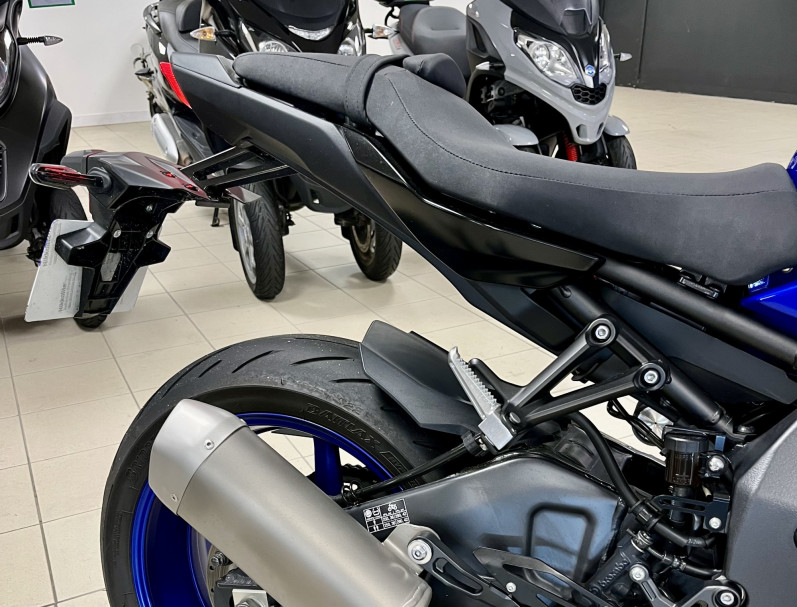 YAMAHA MT-10