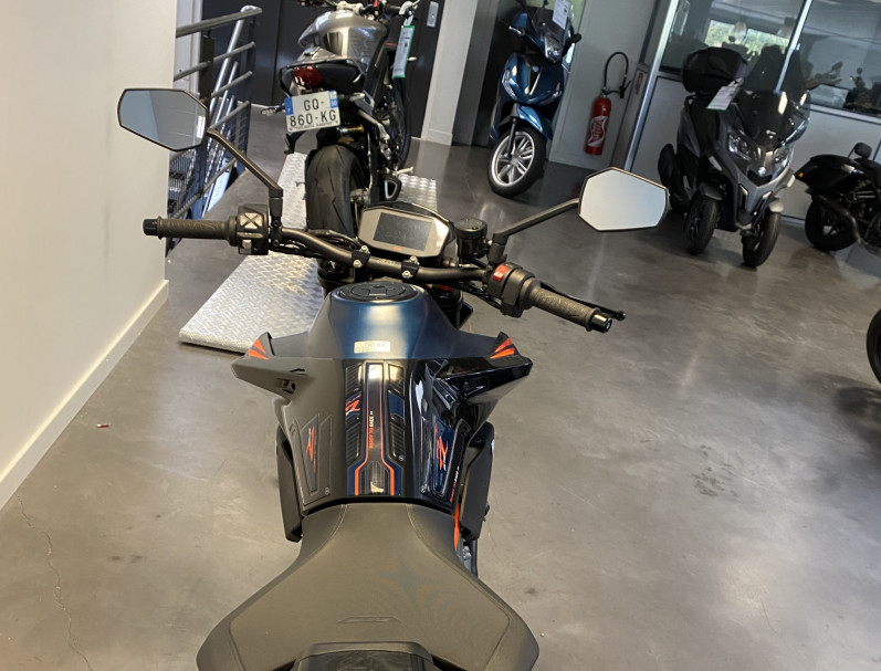 KTM 890 DUKE R