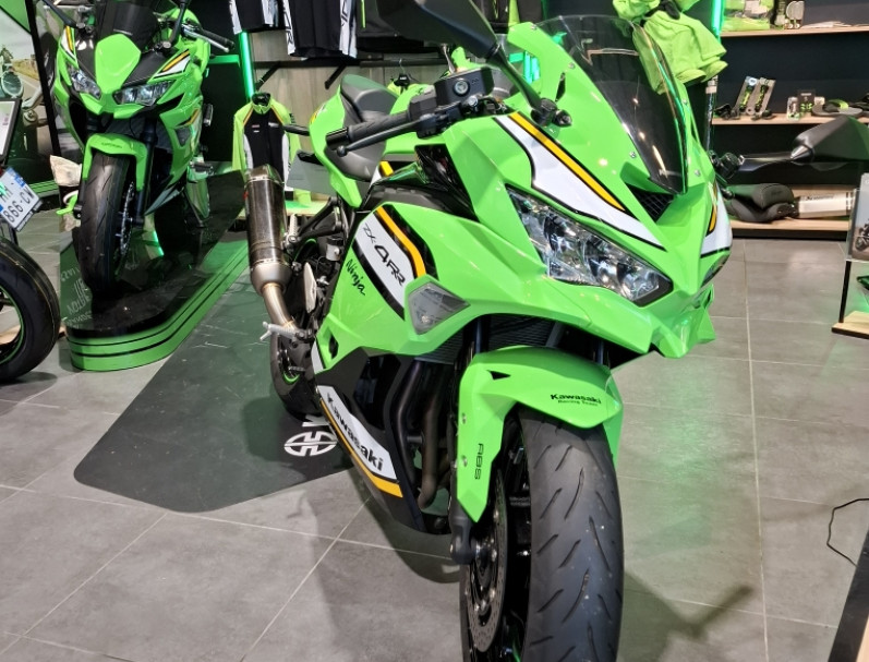 KAWASAKI ZX4RR PACK PERF