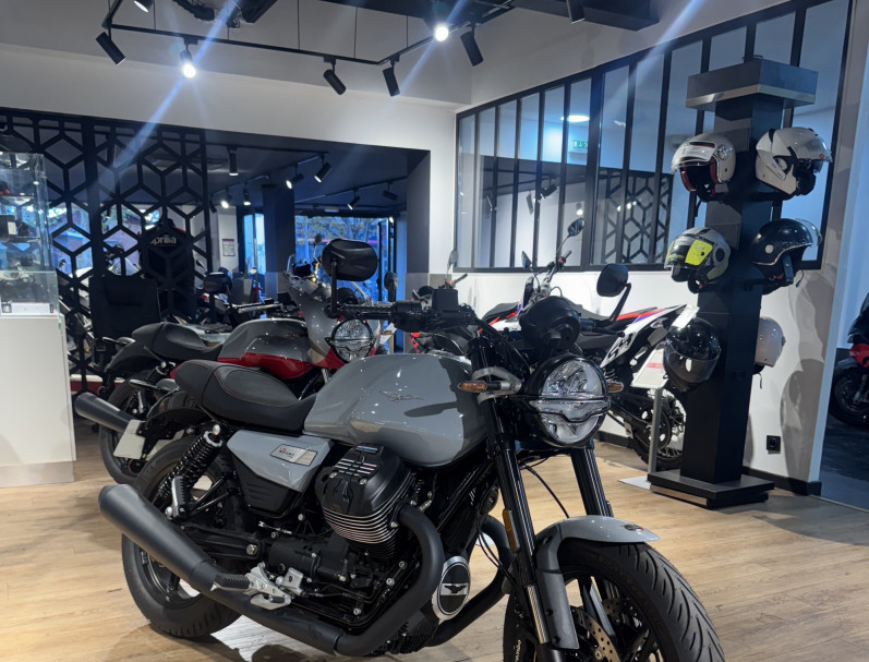 MOTO GUZZI V7 sport 2025