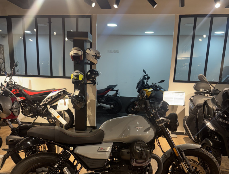 MOTO GUZZI V7 sport 2025