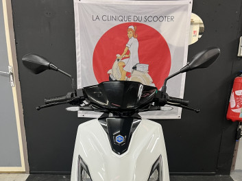 PIAGGIO 1 Electrique GARANTIE 24 MOIS BLANC BRILLANT BON ETAT CRIT