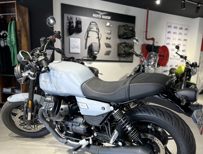 MOTO GUZZI V7 SPORT 