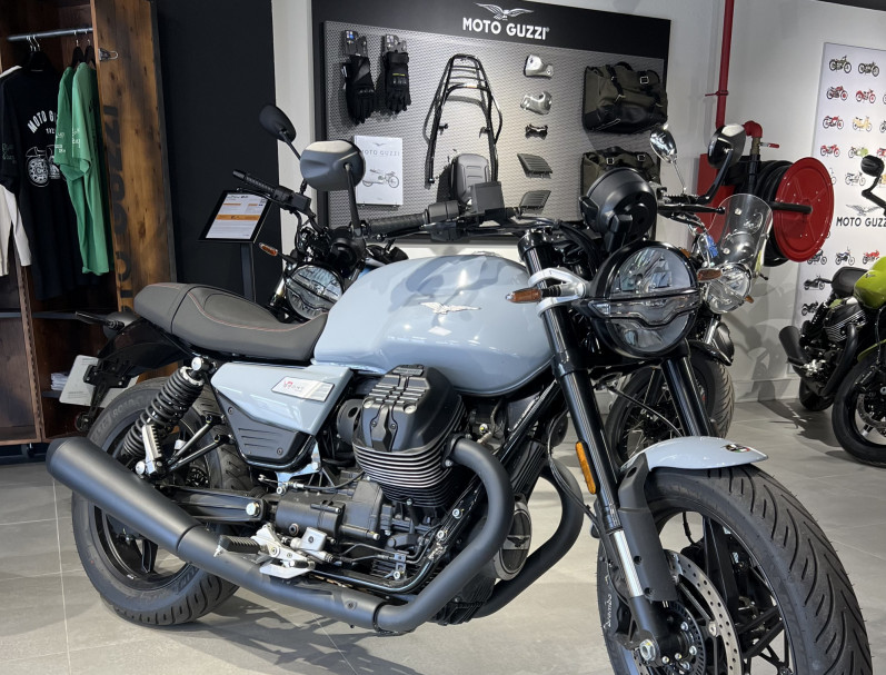 MOTO GUZZI V7 SPORT 