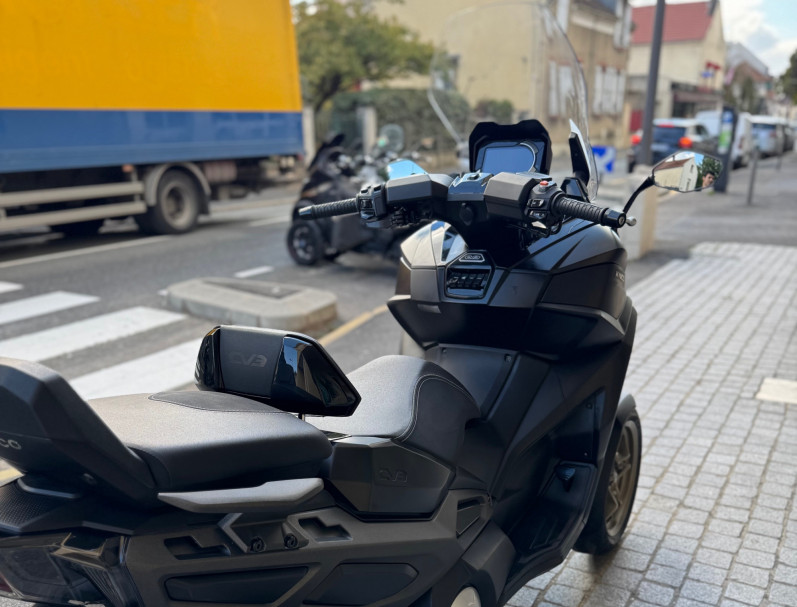 KYMCO CV3 550