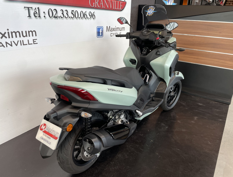 TRICITY 300