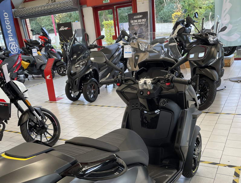 PEUGEOT METROPOLIS 400 GT