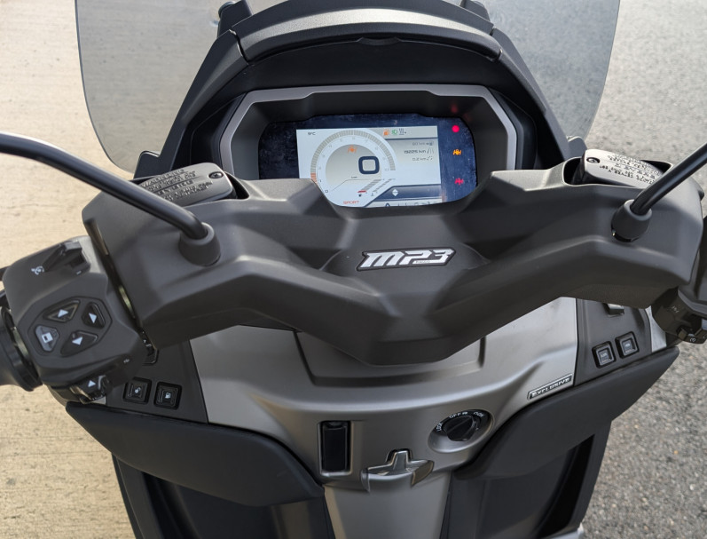 PIAGGIO MP3 530 HPE EXCLUSIVE