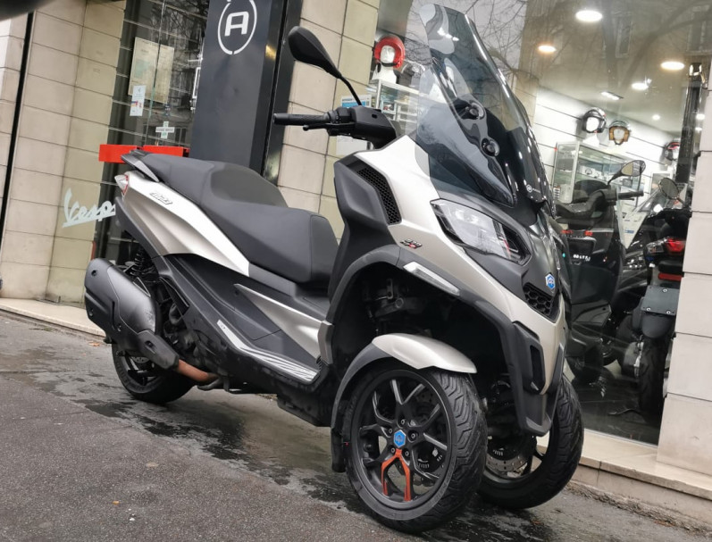 PIAGGIO MP3 530 HPE EXCLUSIVE PARFAIT ETAT - GARANTIE PIAGGIO PRIVILEGE 1 AN