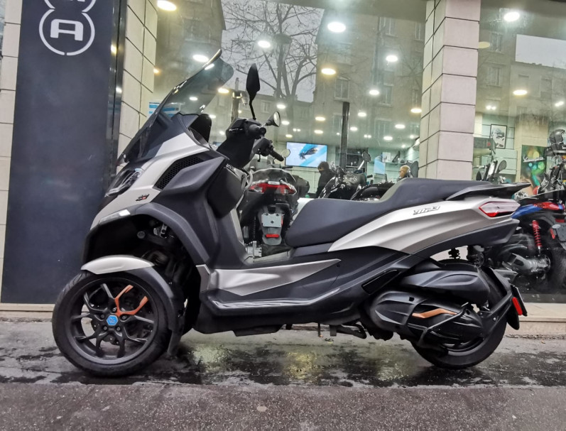 PIAGGIO MP3 530 HPE EXCLUSIVE PARFAIT ETAT - GARANTIE PIAGGIO PRIVILEGE 1 AN