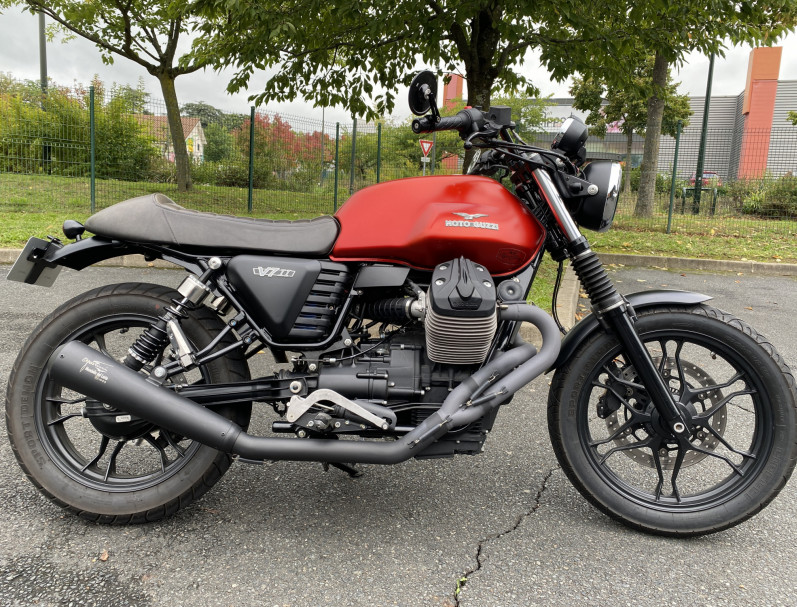 MOTO GUZZI V7