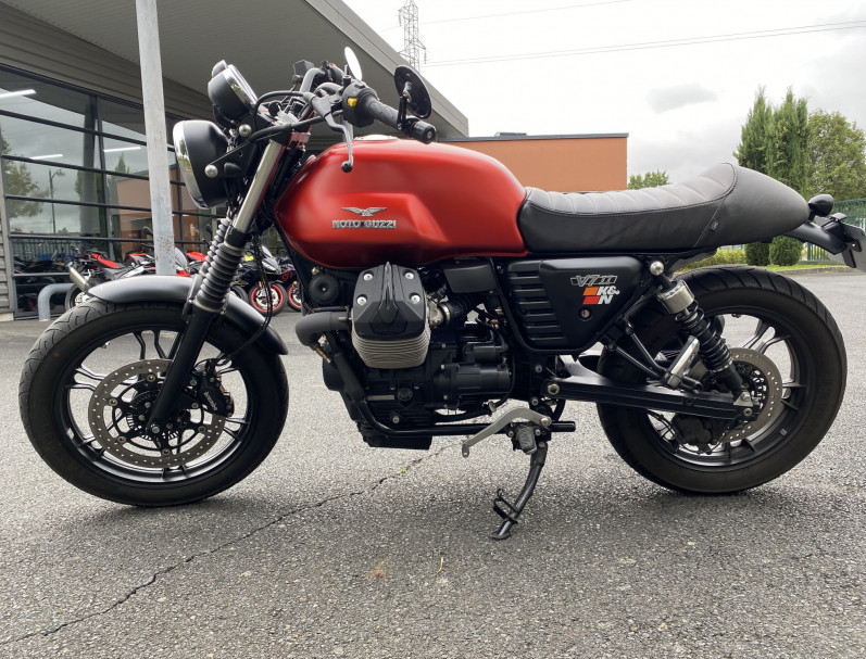 MOTO GUZZI V7