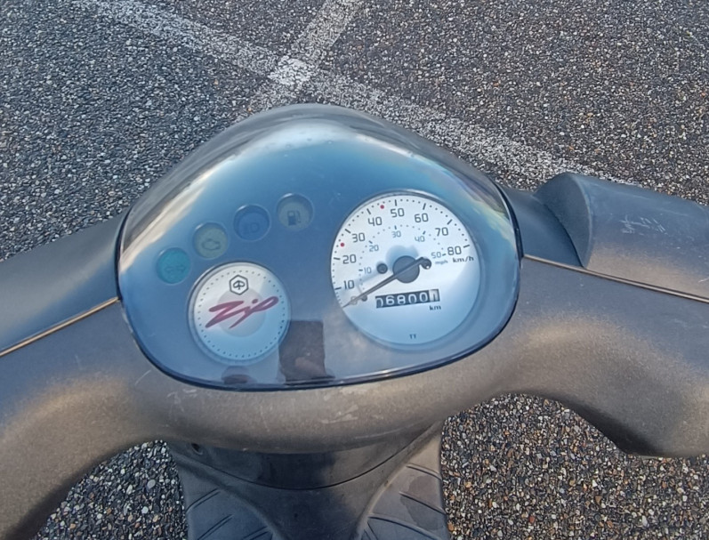PIAGGIO ZIP 50 – Noir Brillant – 6 800 km – Garantie 3 mois