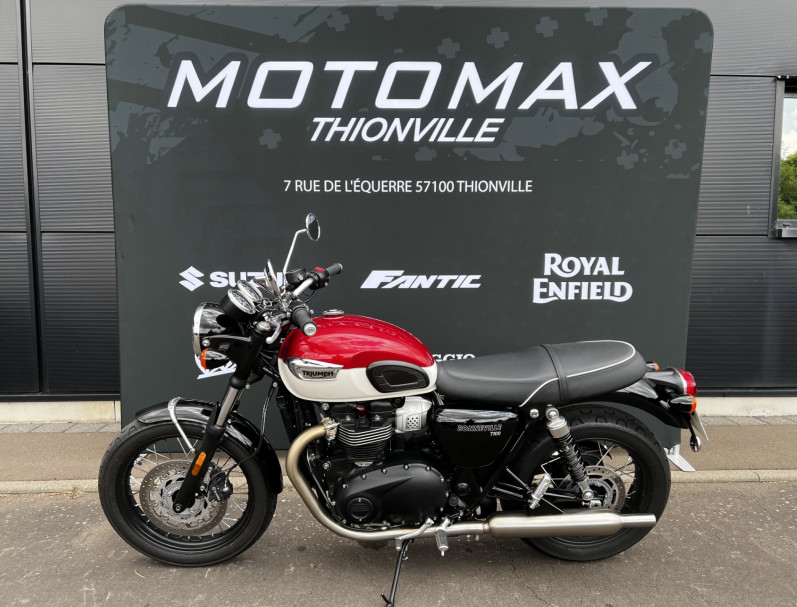 TRIUMPH BONNEVILLE T100 900