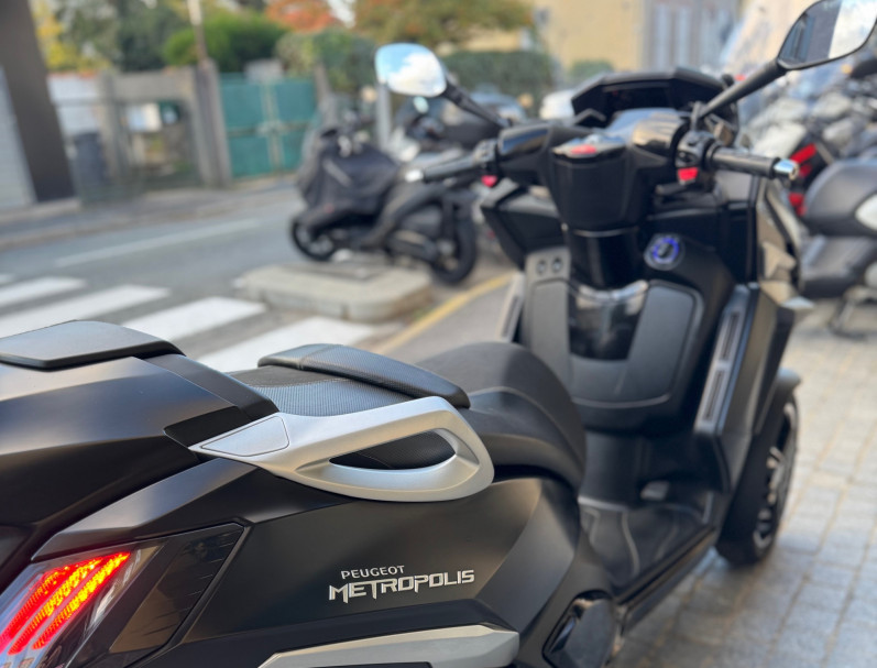 PEUGEOT METROPOLIS 400