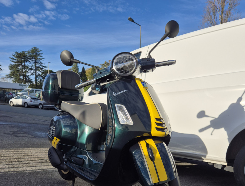 VESPA GTS 300 HPE E4 SIXTIES VERT