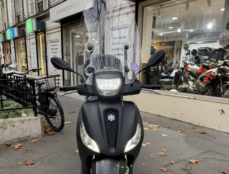 PIAGGIO Medley S 125 IGET ABS E5 NOIR MAT - 1ER MAIN 