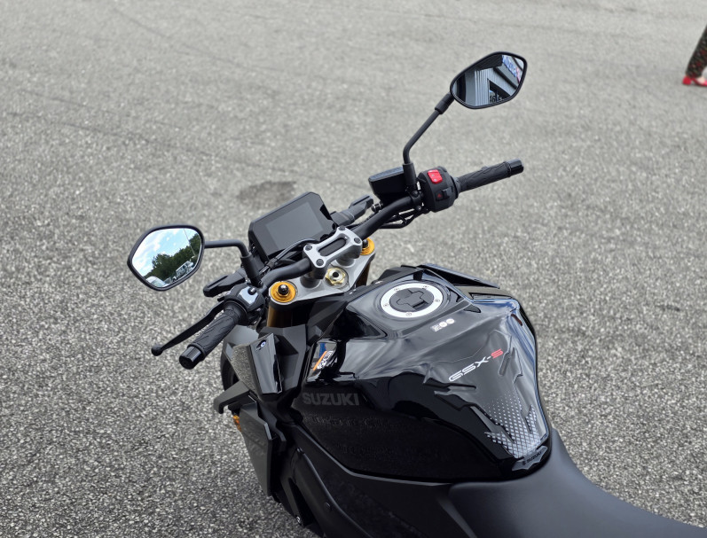 SUZUKI GSX-S 1000