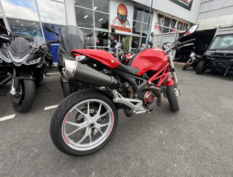 DUCATI 1100 EVO MONSTER