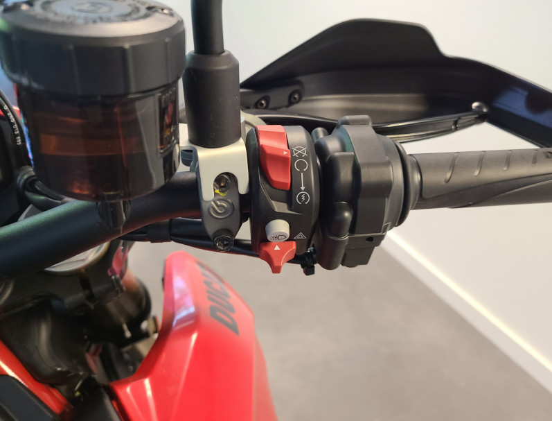 DUCATI HYPERMOTARD 698 A2