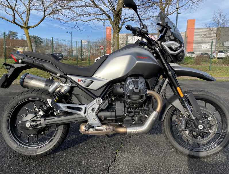 MOTO GUZZI V 85 STRADA