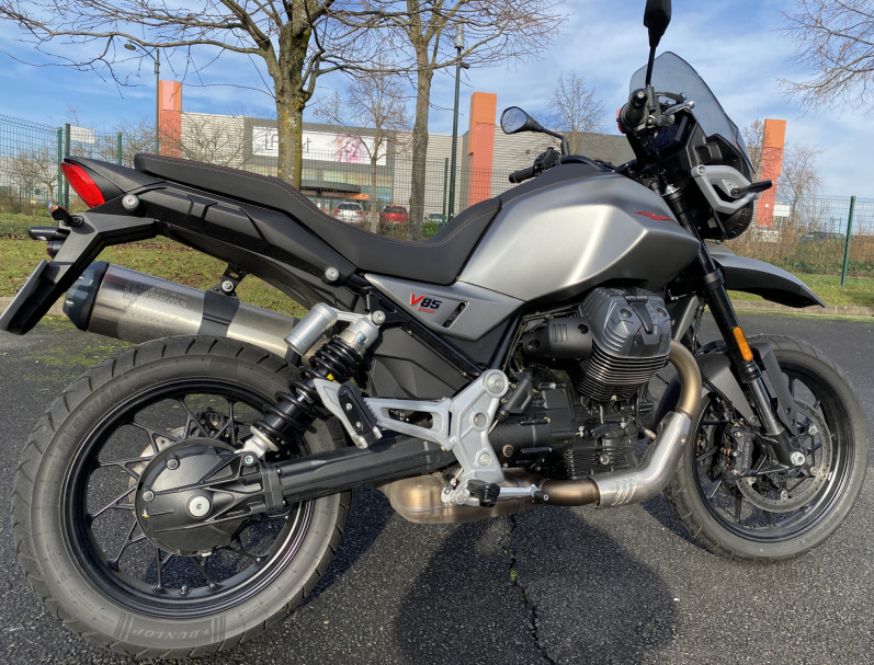 MOTO GUZZI V 85 STRADA