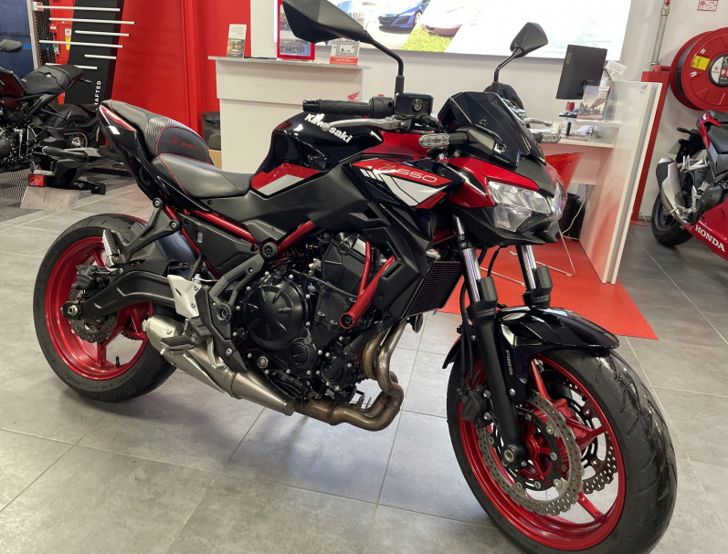 KAWASAKI Z 650 (47.5CV) PERMIS A2