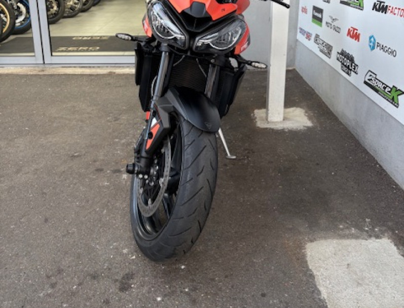 TRIUMPH STREET TRIPLE R 765 A2