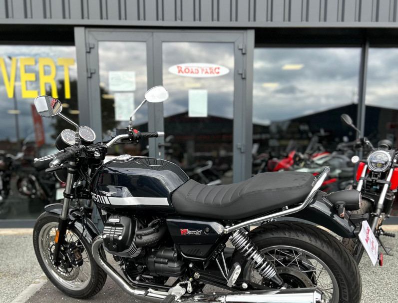 MOTO GUZZI V7 SPECIAL MONOCHROME